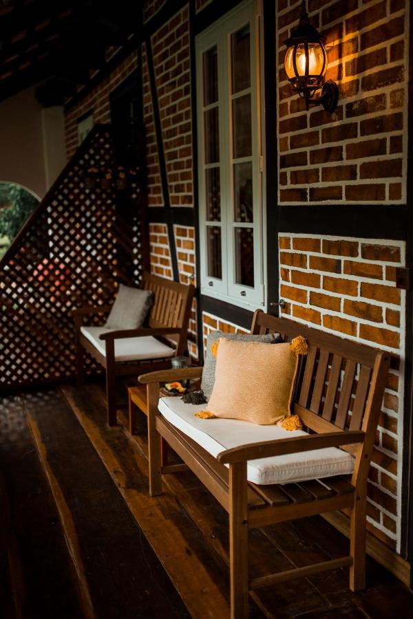 Aconchegante Casa De Hospedagem Enxaimel Timbo  Luaran gambar